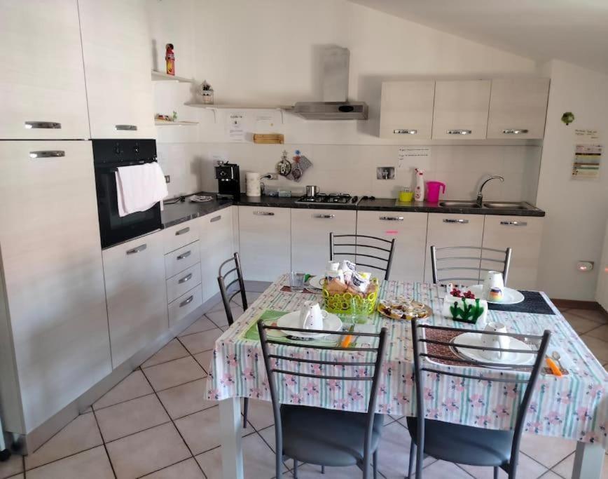 B&B Via Roma N. 12 Valfabbrica Εξωτερικό φωτογραφία
